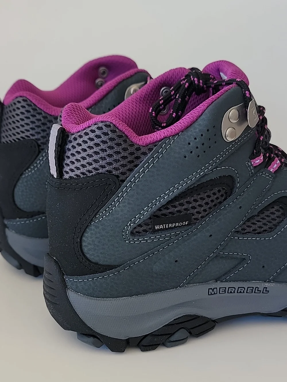 Merrell Waterproof Girls Hiking Boots Gray Pink Black Mid Top Lace Up US Size 5